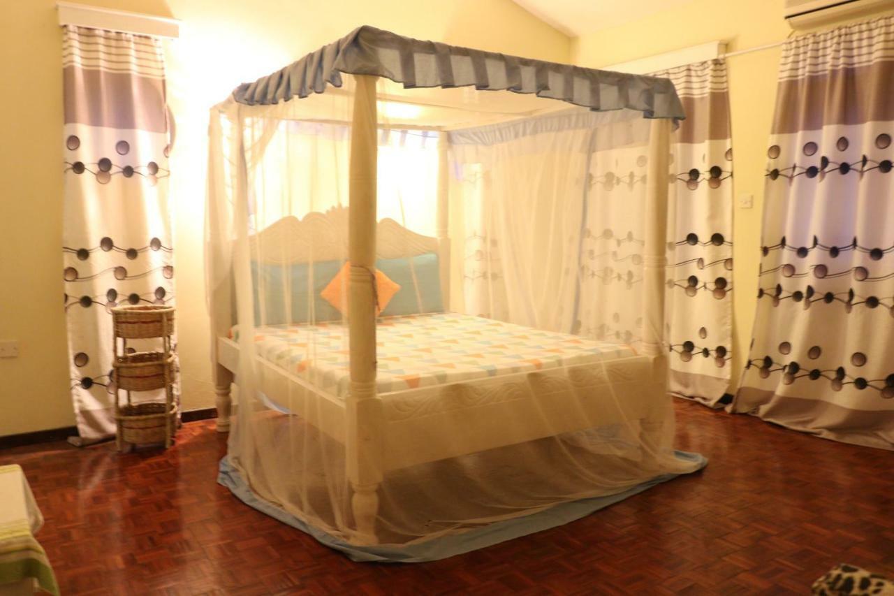 Jua Baharini Bed & Breakfast Malindi Bagian luar foto