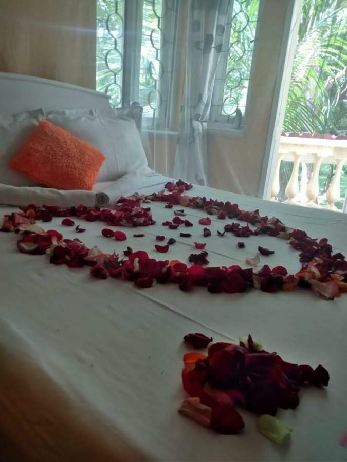 Jua Baharini Bed & Breakfast Malindi Bagian luar foto